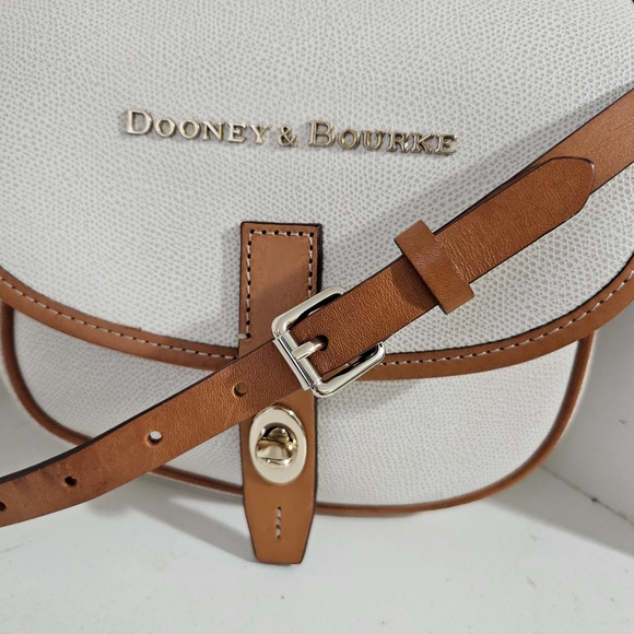 Like New!Dooney And Bourke Ivory/tan leather Shoulder bag - Picture 5 of 15